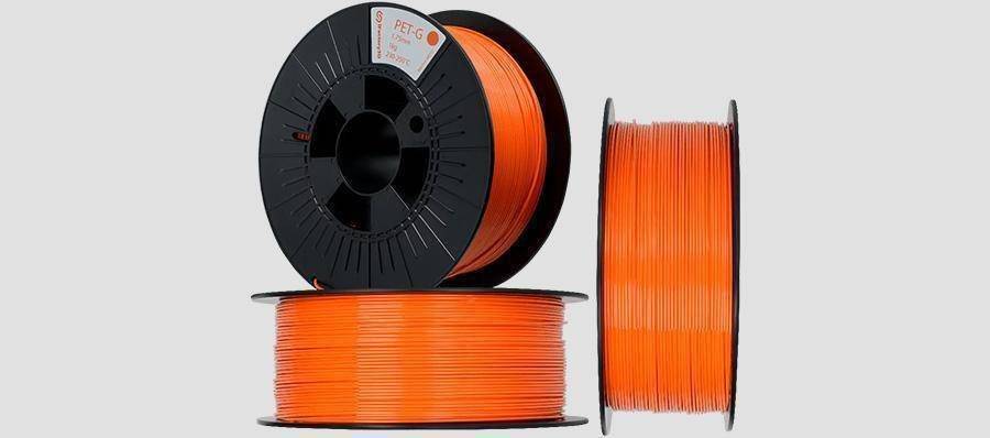 Hier sehen Sie die PETG Filament Rollen in orange zu je 1kg, im 3x Bundle Angebot.