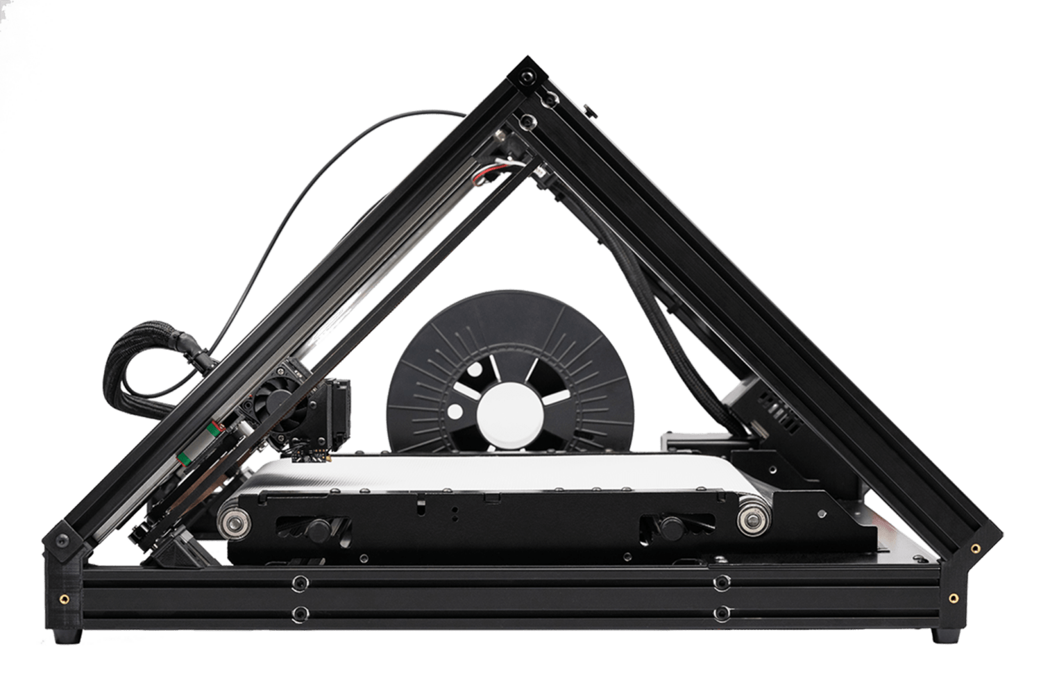 The pyramid-shaped 3D printer with conveyor belt from the side. The frame construction brings high stability and thus enables particularly fast printing times for the continuous objects