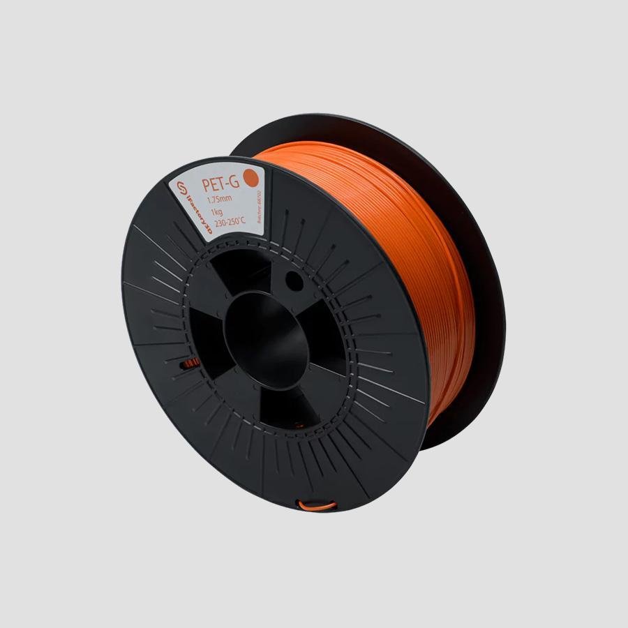 Hier sehen Sie das PETG Filament Angebot, die Rolle zu 1kg, in orange oder schwarz lieferbar.